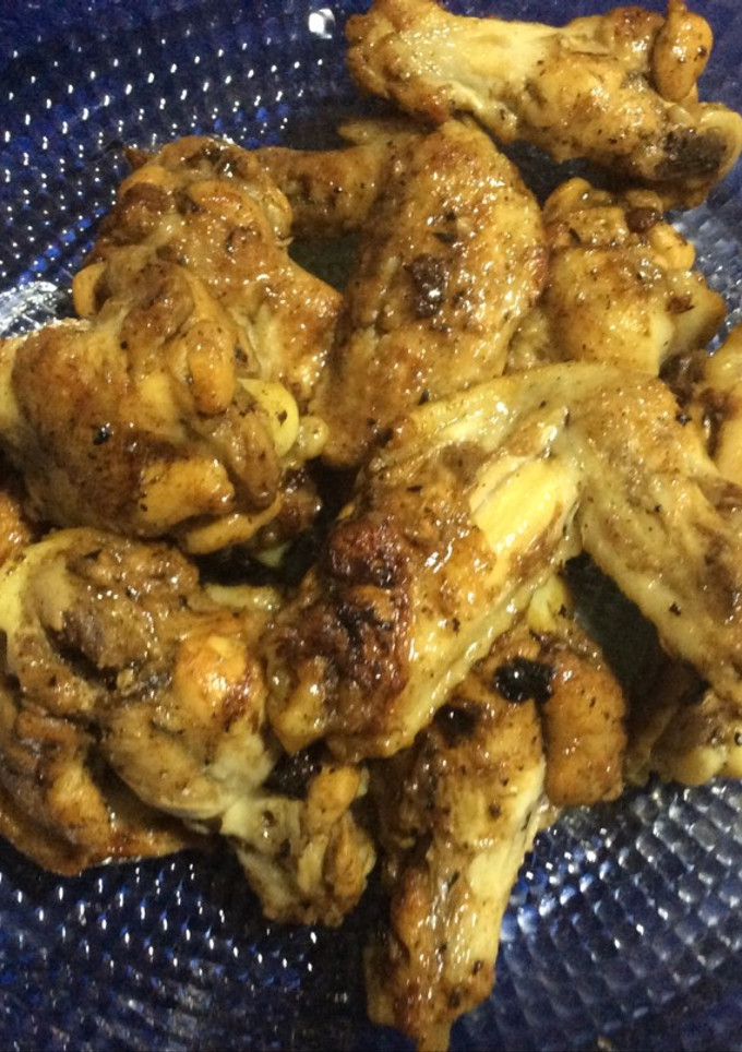 Una foto de Alitas de pollo al brandi
