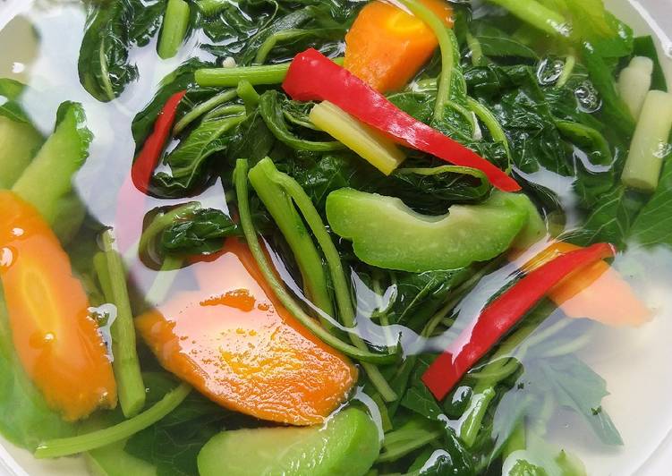 Bagaimana Menyiapkan Sayur bening bayam, labu Siam dan wortel Anti Gagal