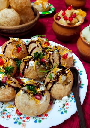 चॉकलेटी फ्रूट फुल्के (गोलगप्पे) रेसिपी मुख्य फोटो
