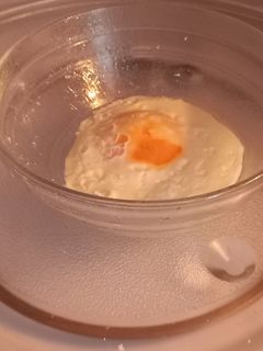 Una foto de 202. Huevo frito en microondas