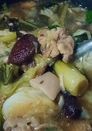 รูปของ จับฉ่ายเอ็นข้อไก่,หนังหมู,น้ำซุปเหลือจากการทำไก่อบ - คีโต