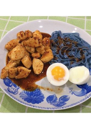 รูปของ บะหมี่ไก่ซอสแจ่ว ง่ายๆ