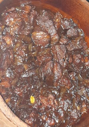 صورة لوصفة طاجن لحمة بالبصل