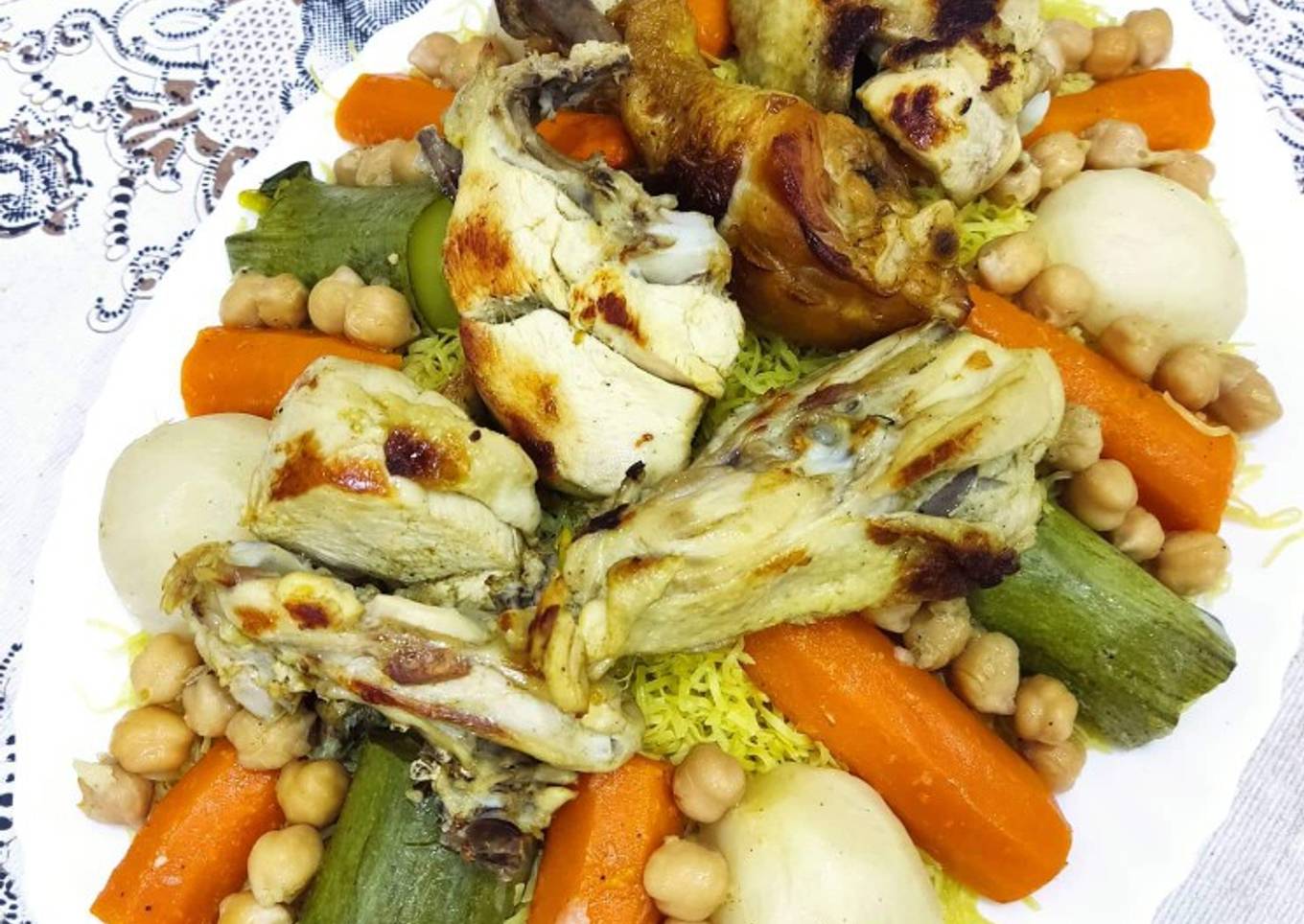 Rechta au poulet et légumes