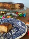 Pan de Calatrava con restos de mona de Pascua y toña