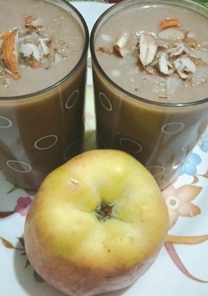 A picture of Delicious nutritious healthy Apple dry fruit smoothi.