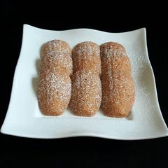 A picture of Simple Madeleines.