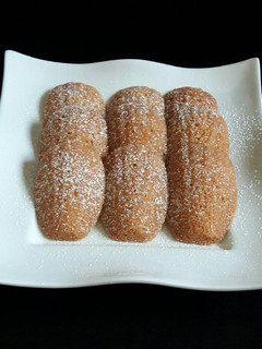 A picture of Simple Madeleines.