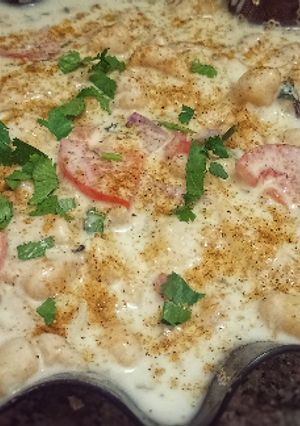 A picture of Dahi phulki chat.