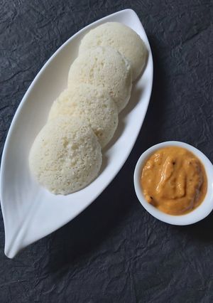 A picture of Rawa Idli With Onion-Tomato Chutney.