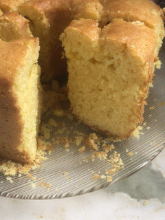 Una foto de Torta de naranja y ralladura