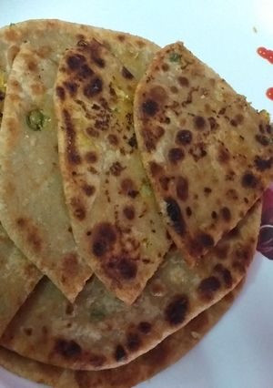 गोभी के पराठे (Gobhi ke parathe recipe in Hindi) रेसिपी मुख्य फोटो