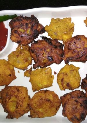 A picture of Dal pakoda.