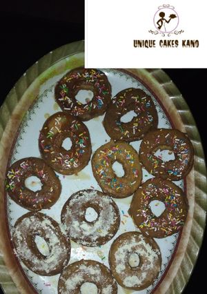 A picture of Glazed donuts without yeast.