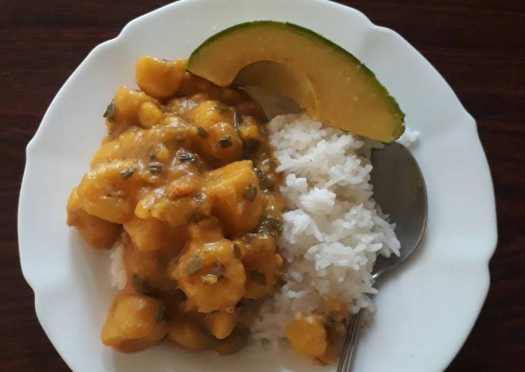 Cooked bananas with rice