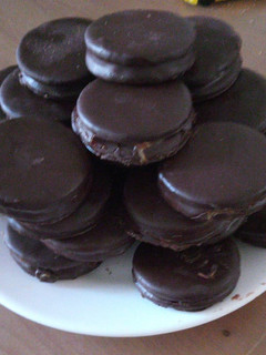 Una foto de Alfajores