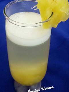 A picture of Pineapple Coconut lemonade.