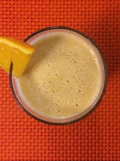 Una foto de Smoothie naranja-plátano y avena