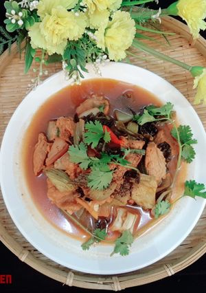 Hình của món Dưa chua xào thịt ba rọi.