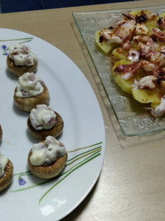 Una foto de Champiñones rellenos de alioli y jamón