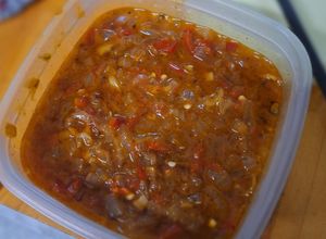 Una foto de Salsa picante para locro