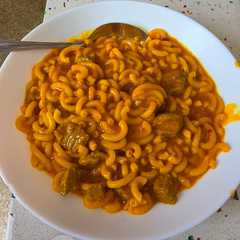 Una foto de Fideos guisado con atún fresco