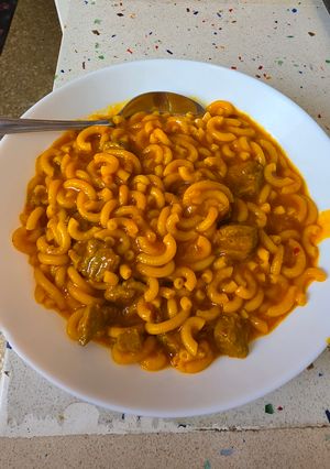 Una foto de Fideos guisado con atún fresco