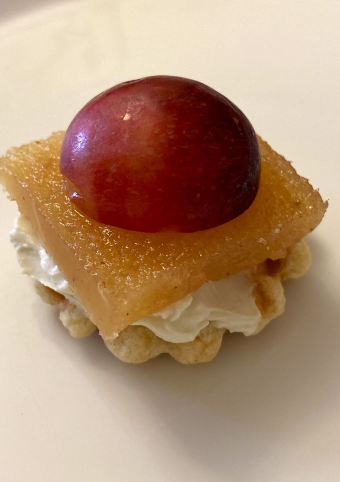 Una foto de Canapé queso azul y membrillo