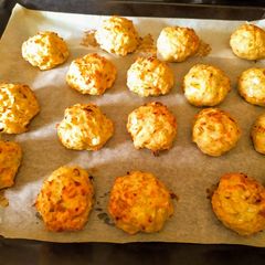 A picture of Turkey & veggie meatballs.