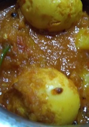 A picture of Egg curry.
