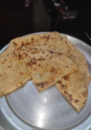 आलू का पराठा(aloo ka paratha recipe in hindi) रेसिपी मुख्य फोटो