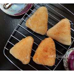 รูปของ Roti Goreng Isi Abon #pastiempuk