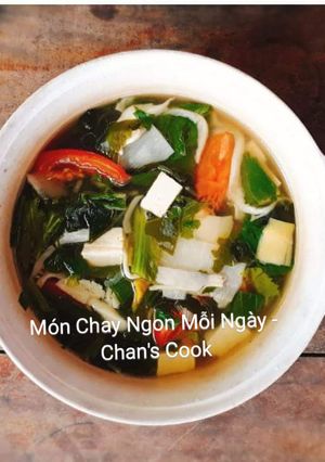 Hình của món Canh rong biển nấu cải cay chay.