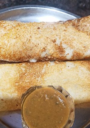 A picture of Plain rava dosa.