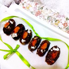 A picture of Choco besan rolls.
