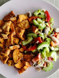 Füstölt halas burgonyás zöldséges tál recept fotója