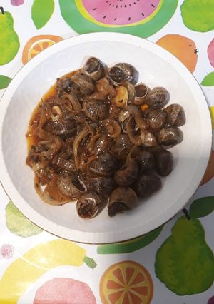 Foto principal de Caracoles encebollados con ajos y pimentón. "pepitoria"