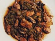 Una foto de brócoli champiñón soya