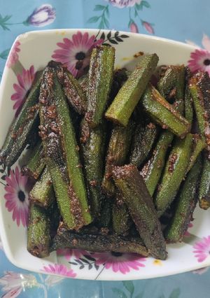 भरवां भिंडी (bharwa bhindi recipe in Hindi) रेसिपी मुख्य फोटो