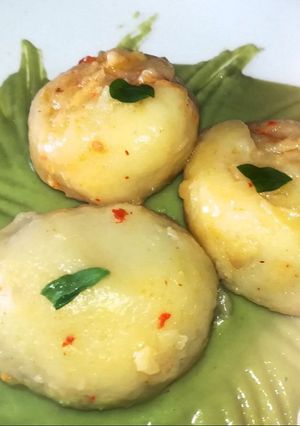 Foto di Un vichingo in vacanza - Kroppkakor ripieni di 'nduja e burrata su purea di fave