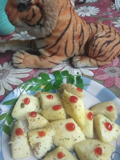 इडली का नाश्ता (idli ka nasta recipe in Hindi) रेसिपी मुख्य फोटो