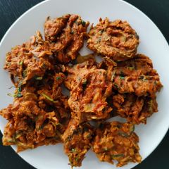 A picture of Carrot & Onion Fritters.