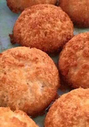 Hình của món DAS - Macaroon Dừa.