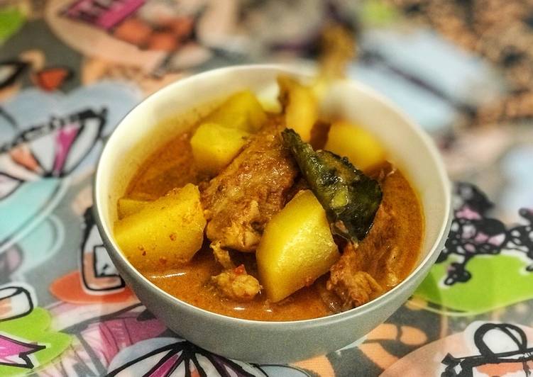 Kari ayam kentang