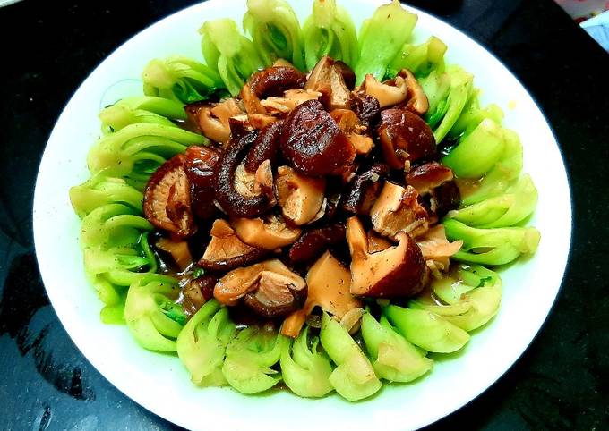 Cải thìa xào nấm đông cô hình đại diện món