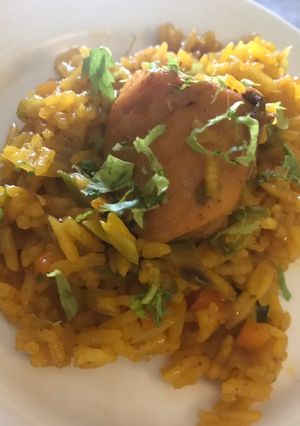Una foto de Arroz con pollo domingo familiar