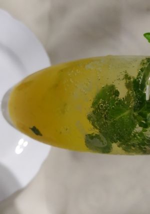 ઓરેન્જ મોકટેલ (Orange Mocktail Recipe In Gujarati) રેસીપી મુખ્ય ફોટો
