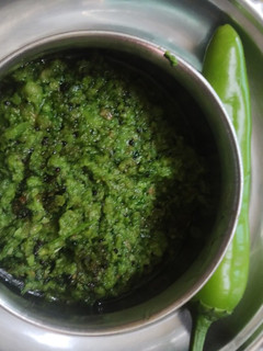 A picture of Bhavnagari mirchi thecha.
