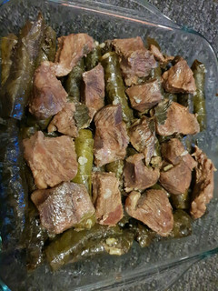 A picture of يبرق ورق عنب.