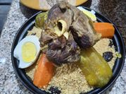 Une photo de carotte patate oignon
